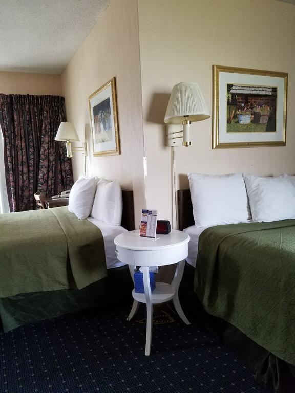 Knights Inn Макино Сити Екстериор снимка